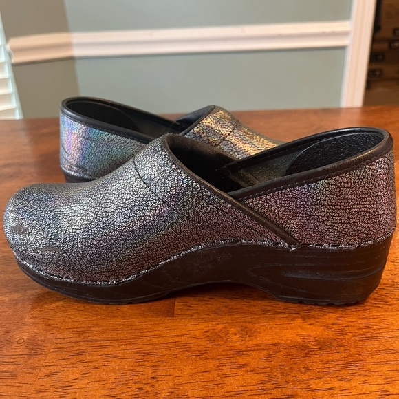 Sanita pebbled charcoal gray metallic slip on clog size 38 women’s 7 - Picture 5 of 9